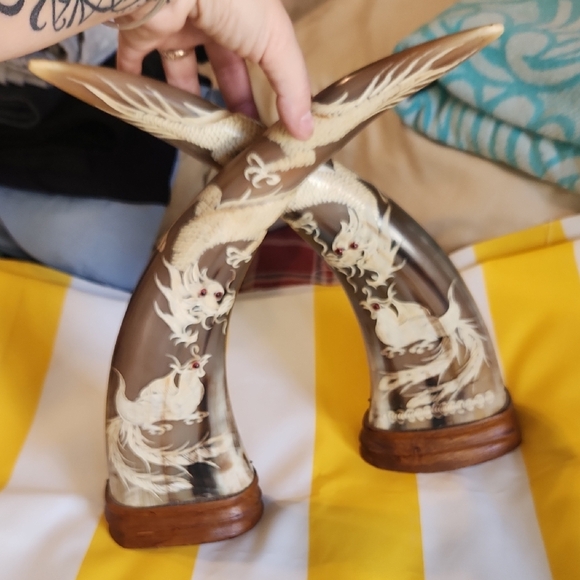 Decorative Brown Horn Accents - Picture 8 of 8